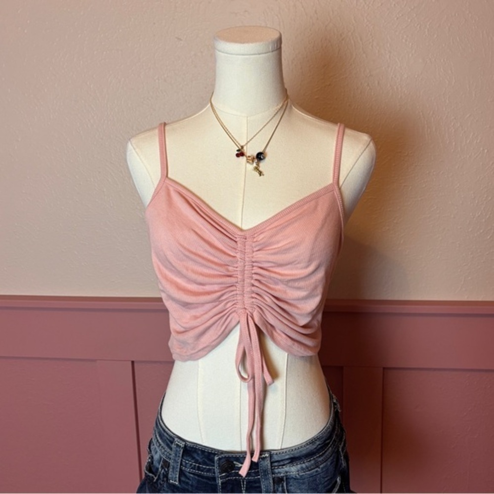 babydoll runched crop top

blush mark
sz medium
pink
nwt